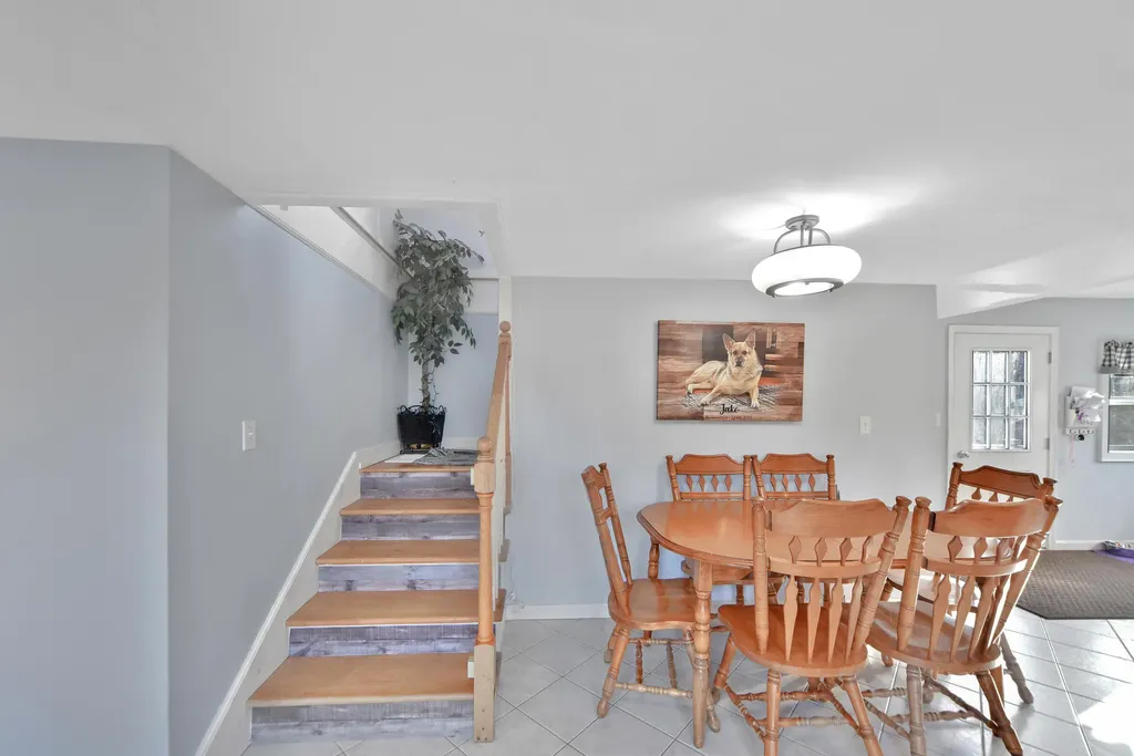 68 Ledgewood Lane Gardiner ME 04345