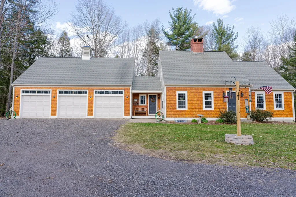 562 River Road Buxton ME 04093