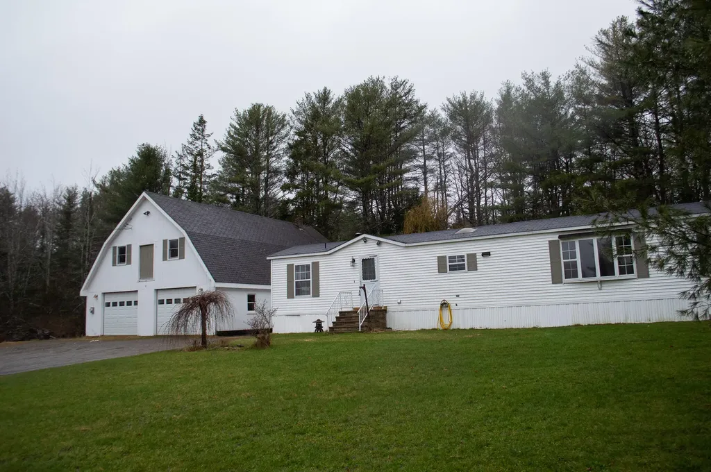 82 Boston Road Winterport ME 04496