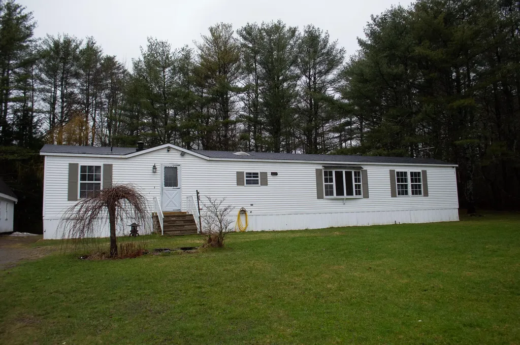 82 Boston Road Winterport ME 04496