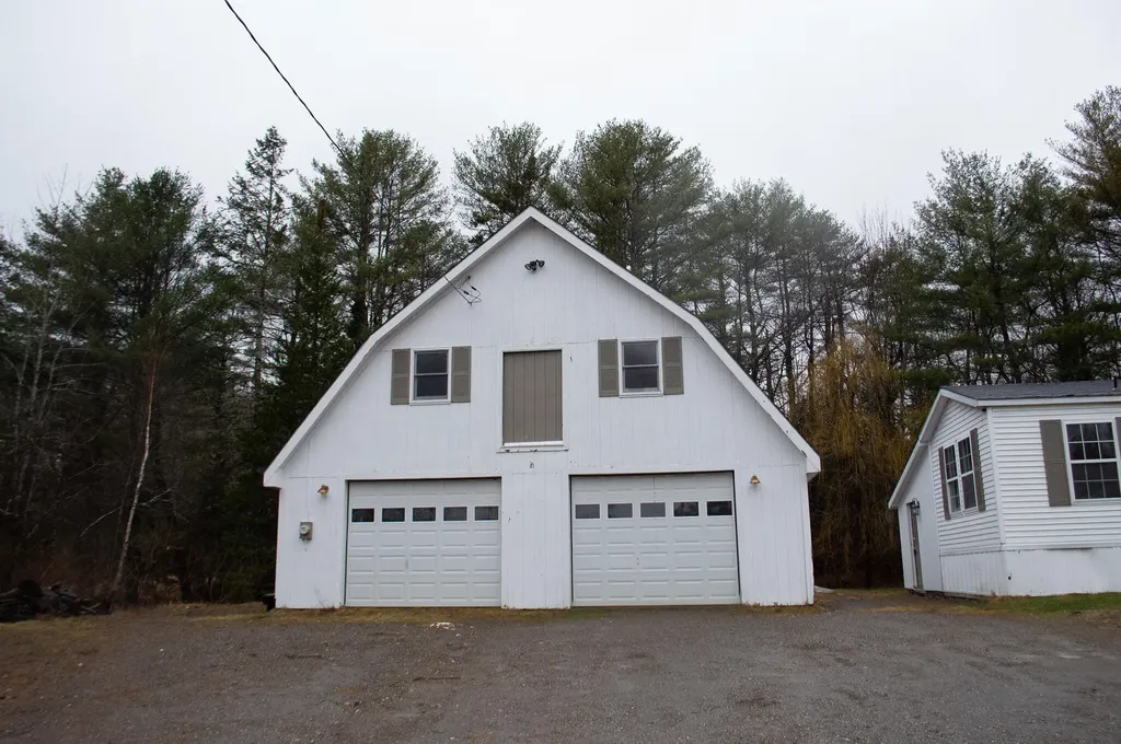 82 Boston Road Winterport ME 04496