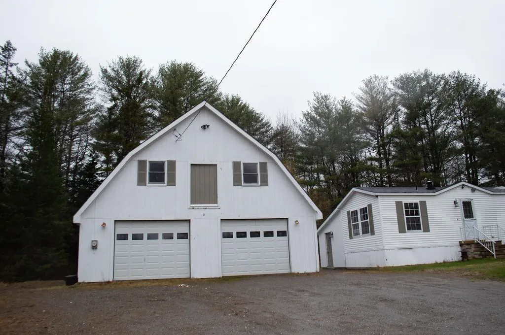 82 Boston Road Winterport ME 04496