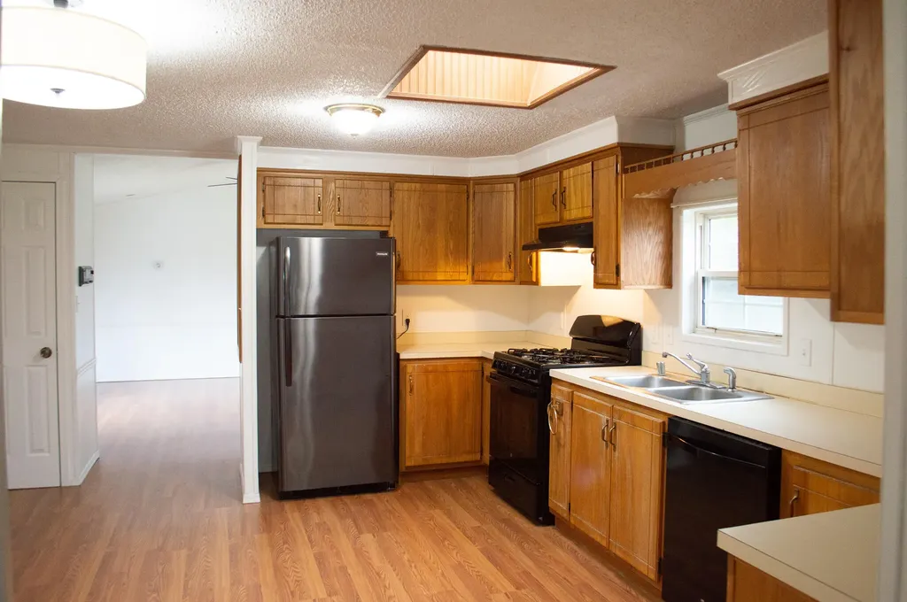 82 Boston Road Winterport ME 04496