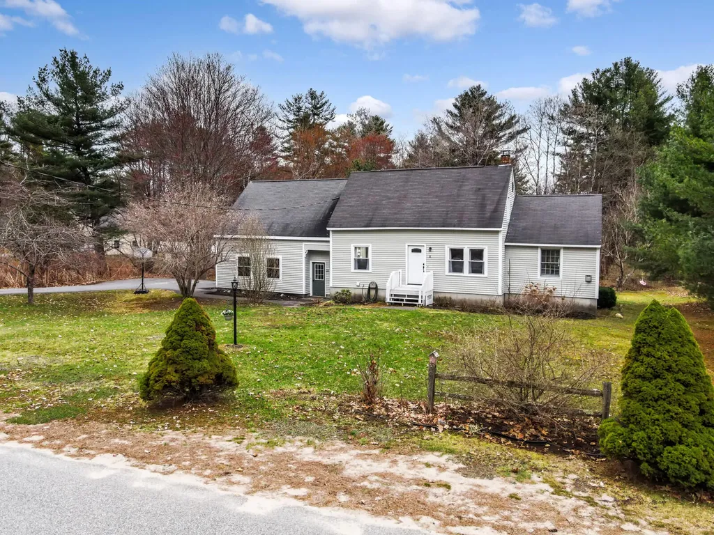 11 Overlook Drive Buxton ME 04093