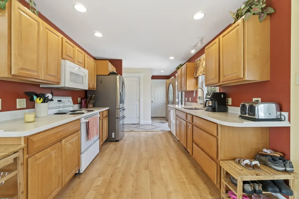 124 Ridge Road Wales ME 04280
