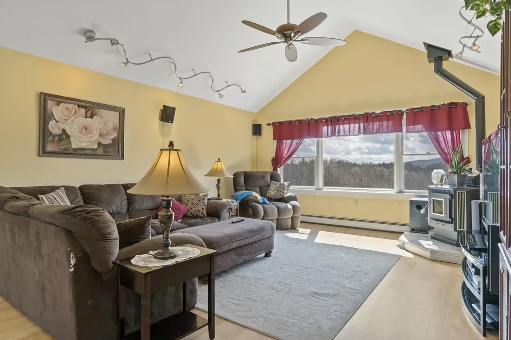 124 Ridge Road Wales ME 04280