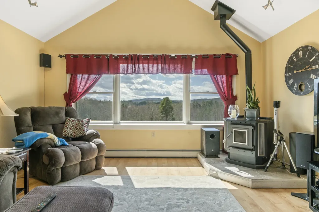 124 Ridge Road Wales ME 04280