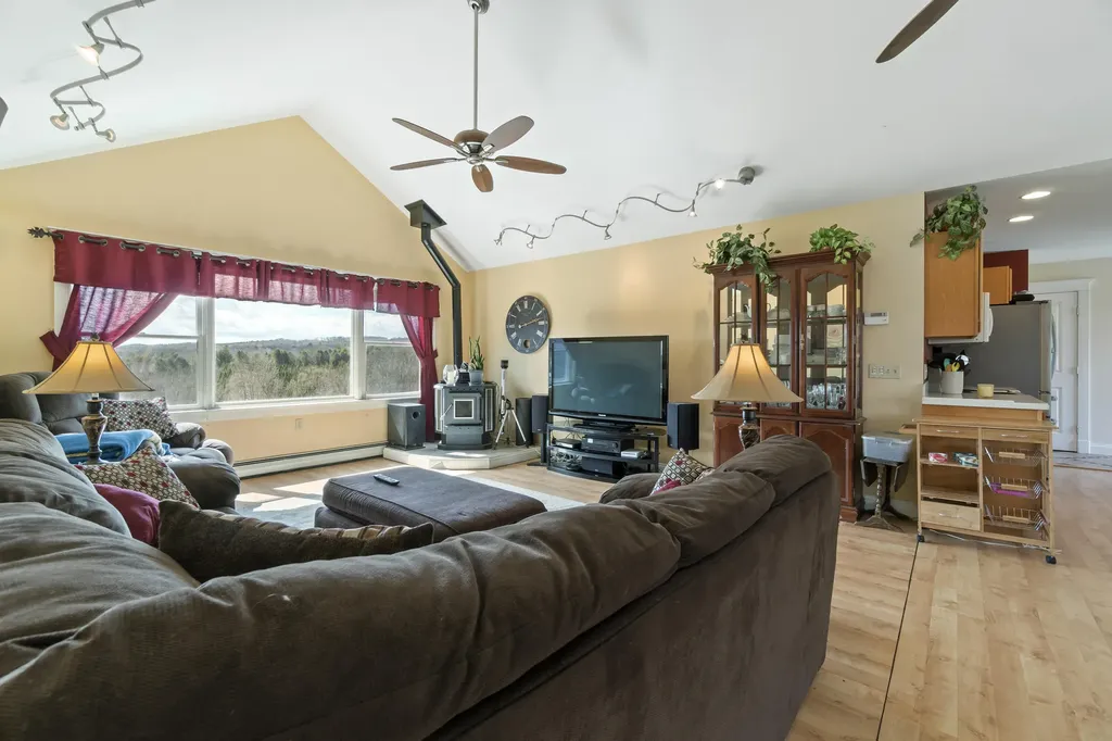 124 Ridge Road Wales ME 04280