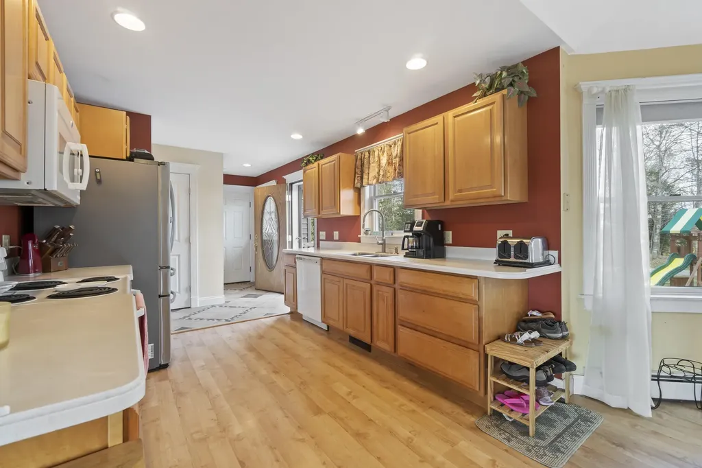124 Ridge Road Wales ME 04280