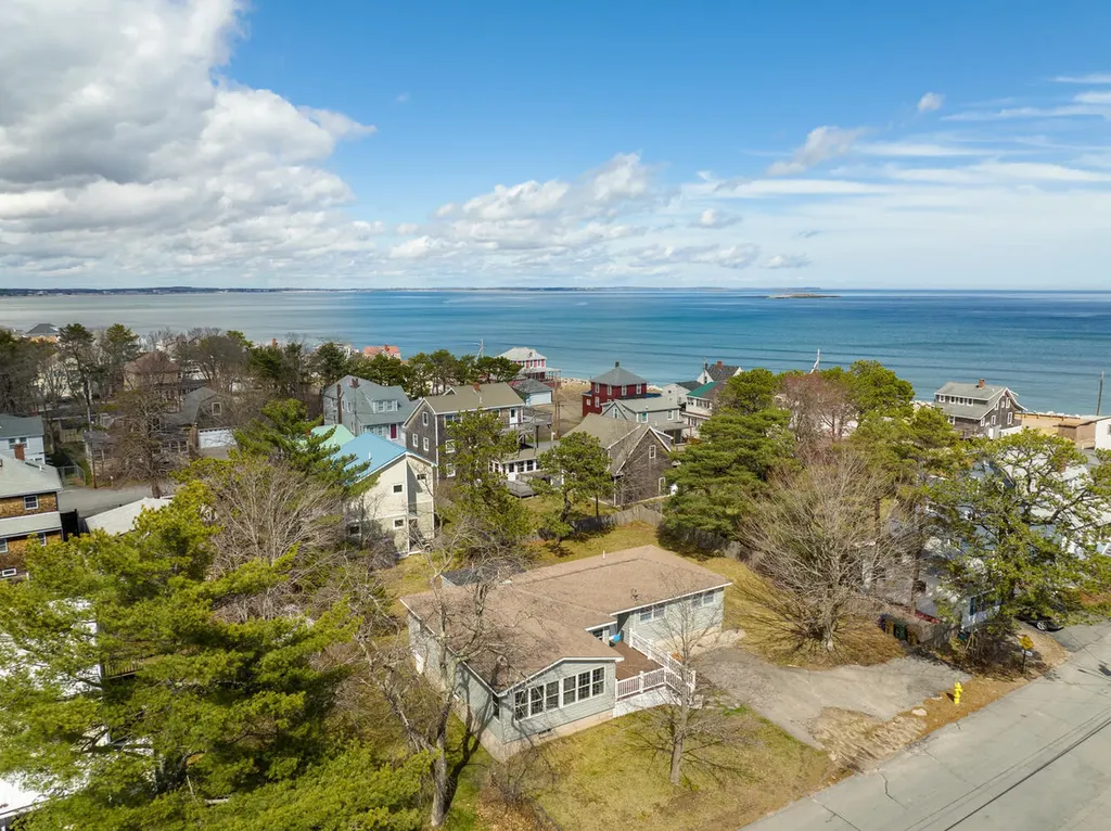 16 Lower Beach Road Saco ME 04072