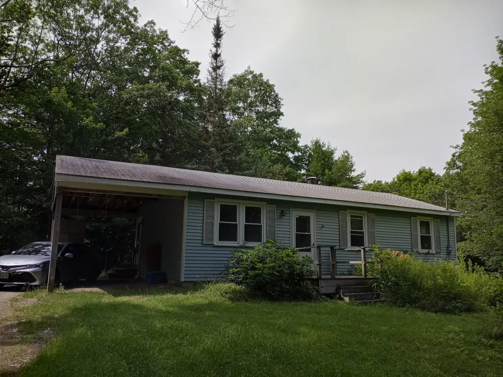 741 Middle Road Dresden ME 04342