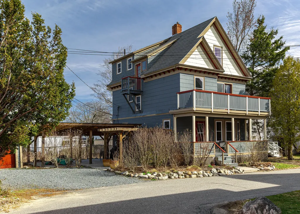 3 Roberts Square Bar Harbor ME 04609