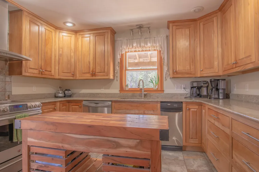 182 Bullen Street Milford ME 04461