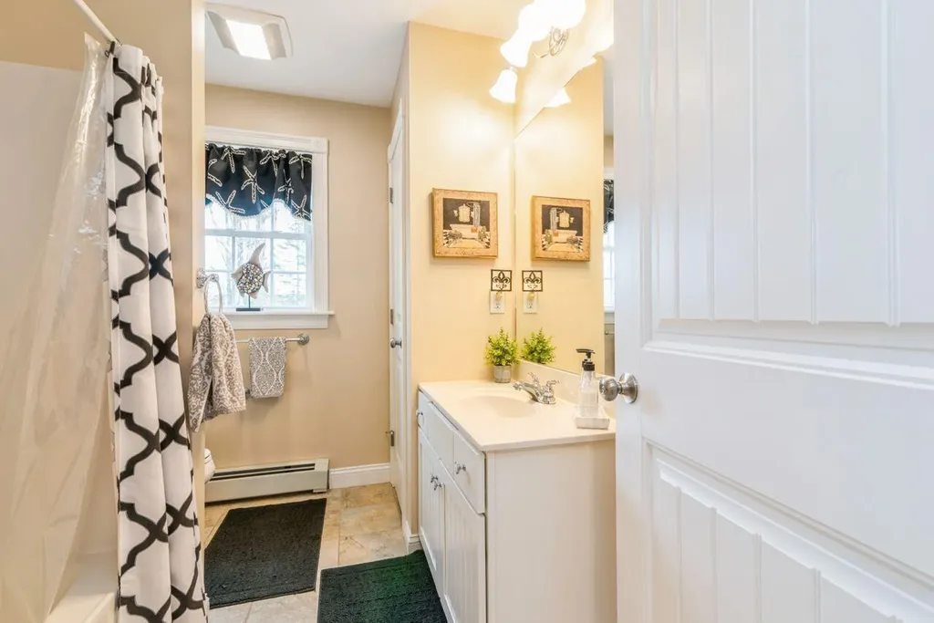 660 River Road Arundel ME 04046