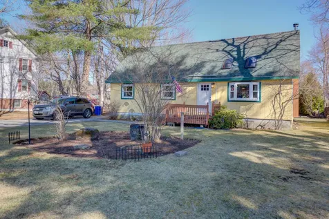 28 Hennessey Avenue Brunswick ME 04011