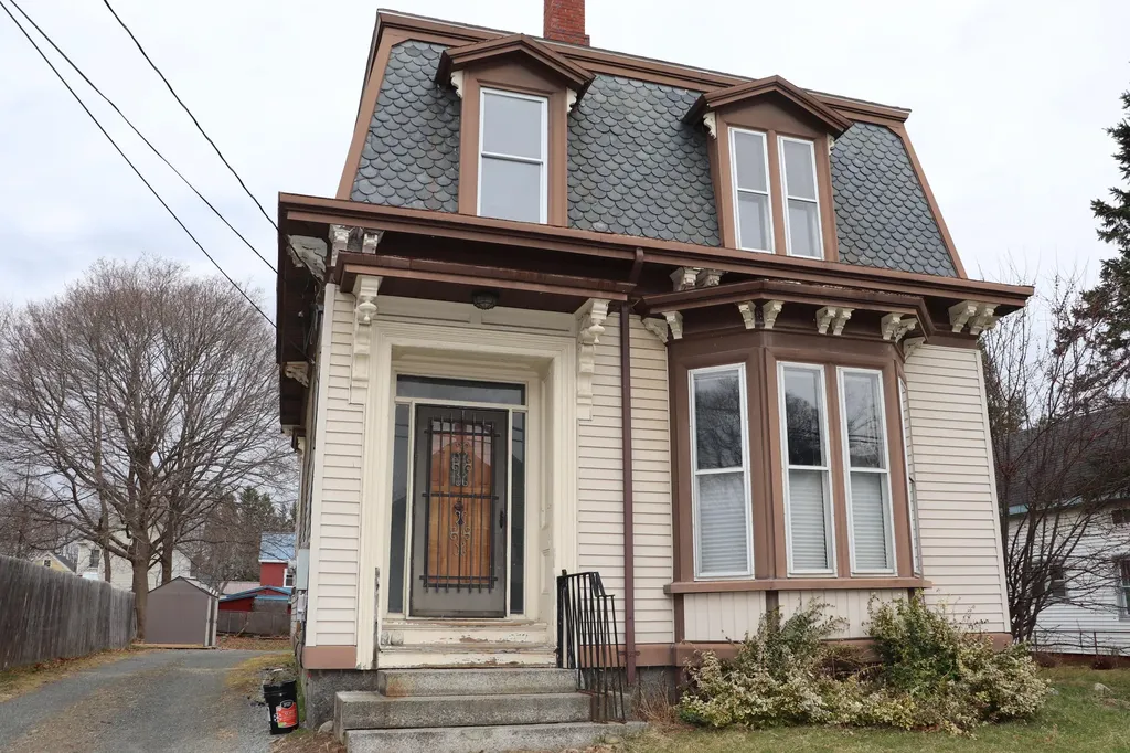 56 Holyoke Street Brewer ME 04412