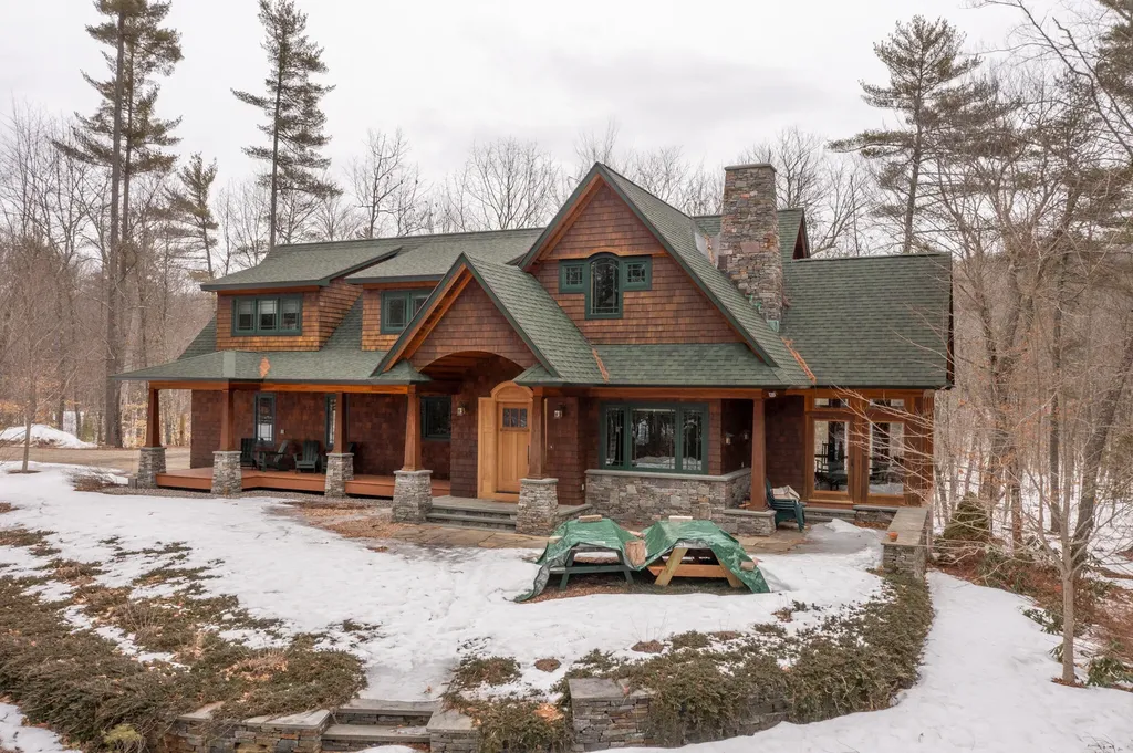 17 Knapp Road Raymond ME 04071
