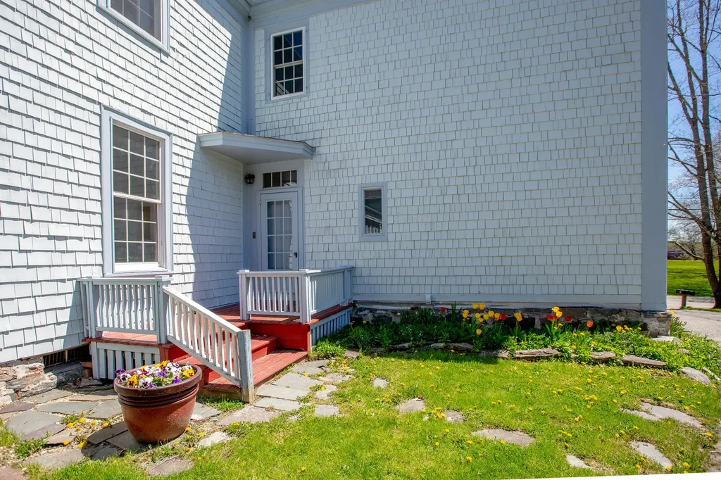 68 Federal Street Wiscasset ME 04578