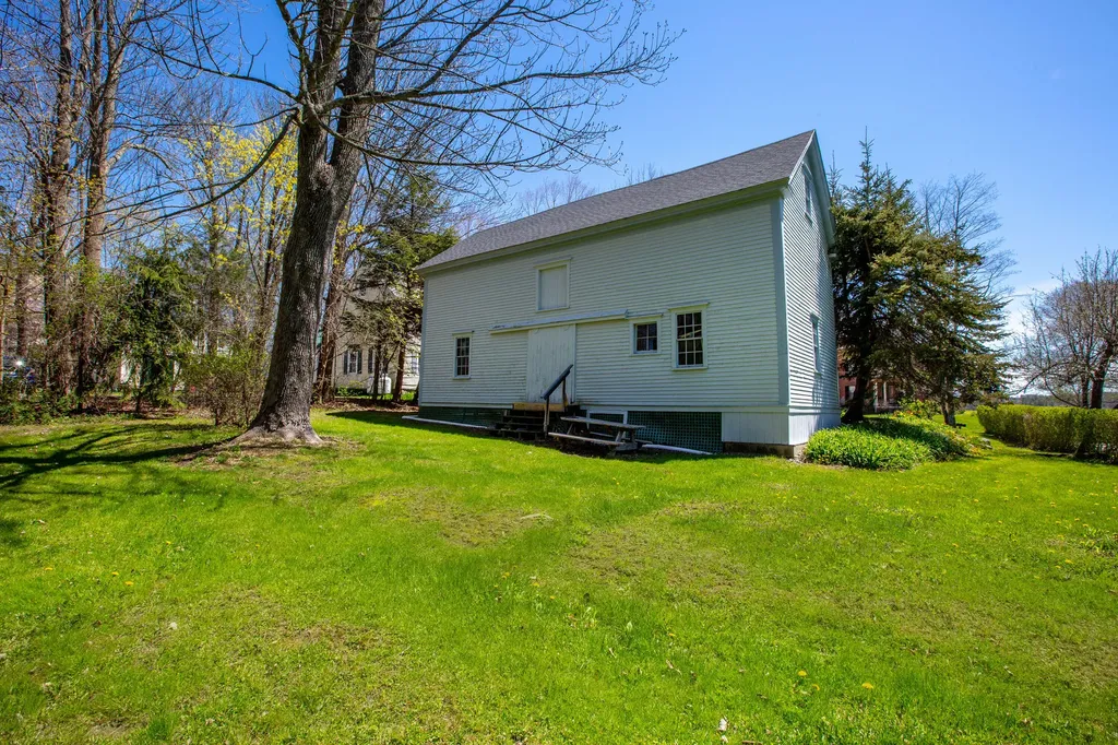 68 Federal Street Wiscasset ME 04578