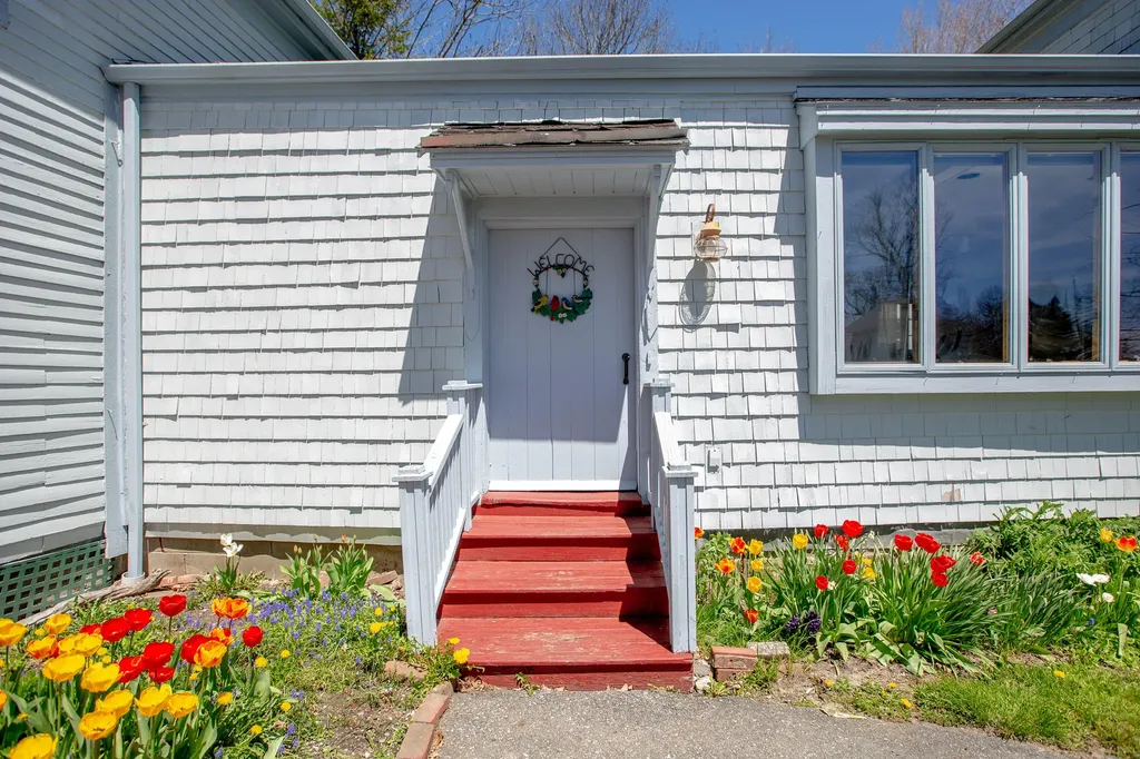 68 Federal Street Wiscasset ME 04578