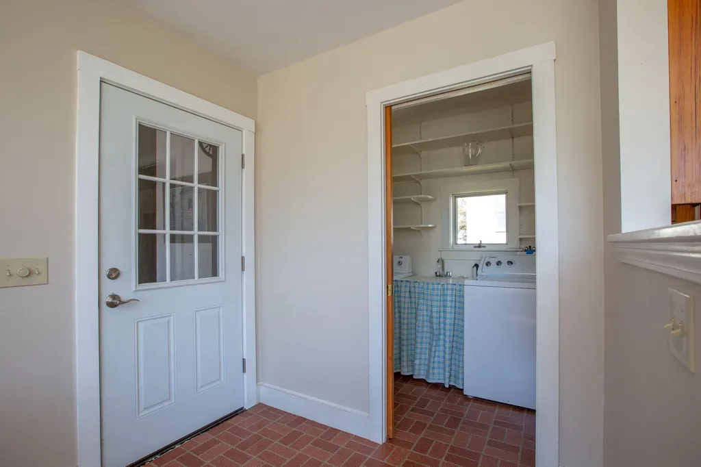 68 Federal Street Wiscasset ME 04578