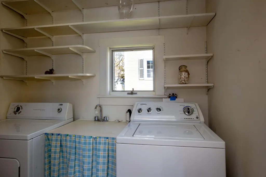 68 Federal Street Wiscasset ME 04578