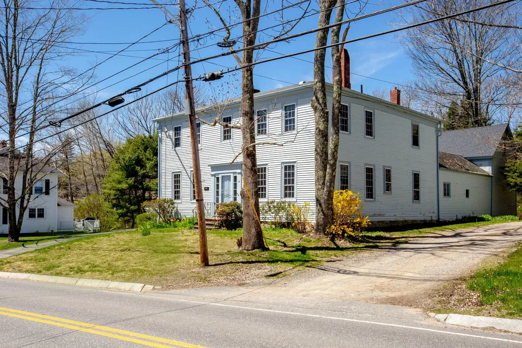 68 Federal Street Wiscasset ME 04578