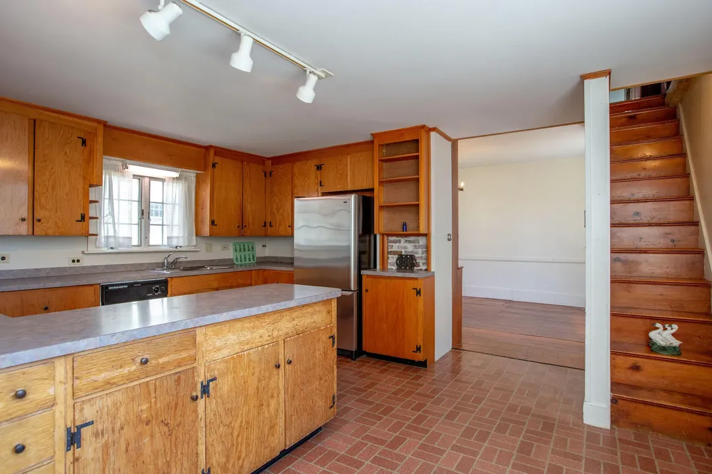 68 Federal Street Wiscasset ME 04578