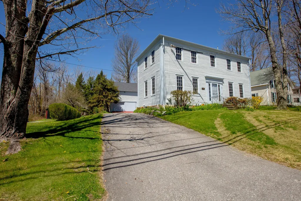 68 Federal Street Wiscasset ME 04578
