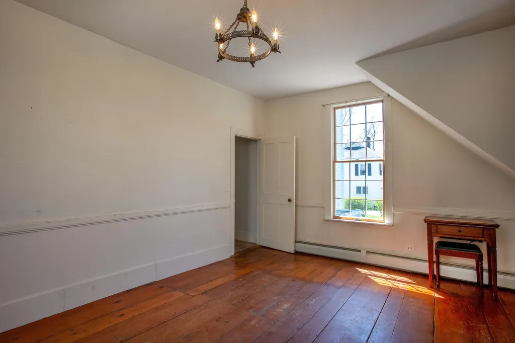 68 Federal Street Wiscasset ME 04578