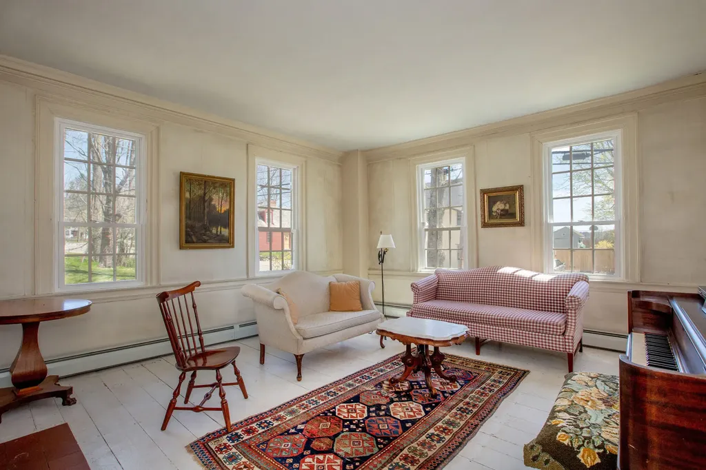 68 Federal Street Wiscasset ME 04578
