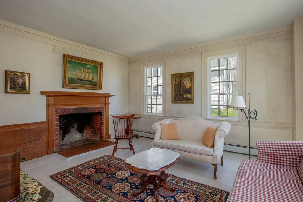 68 Federal Street Wiscasset ME 04578