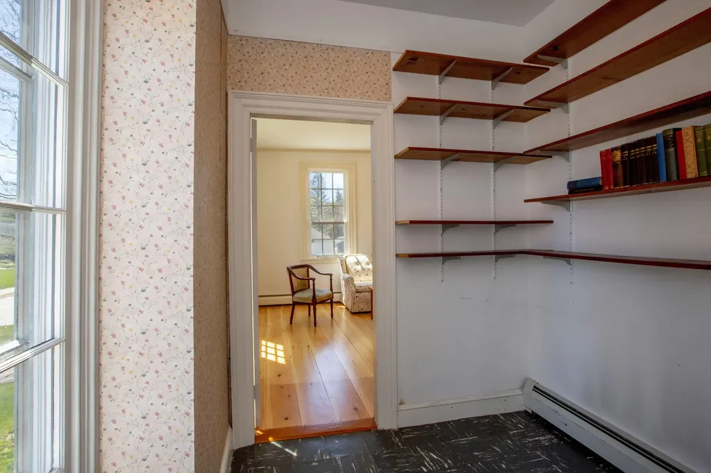 68 Federal Street Wiscasset ME 04578