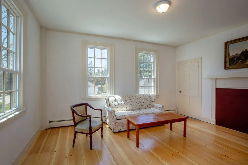 68 Federal Street Wiscasset ME 04578