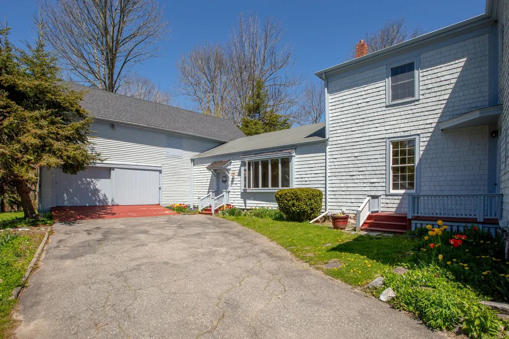 68 Federal Street Wiscasset ME 04578