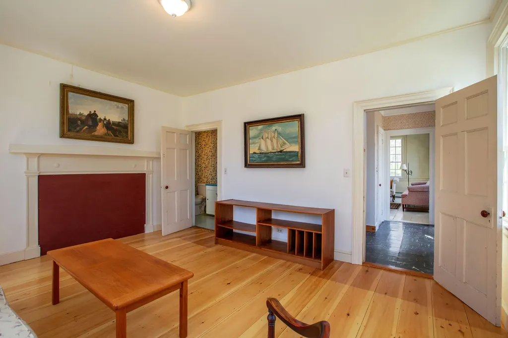 68 Federal Street Wiscasset ME 04578