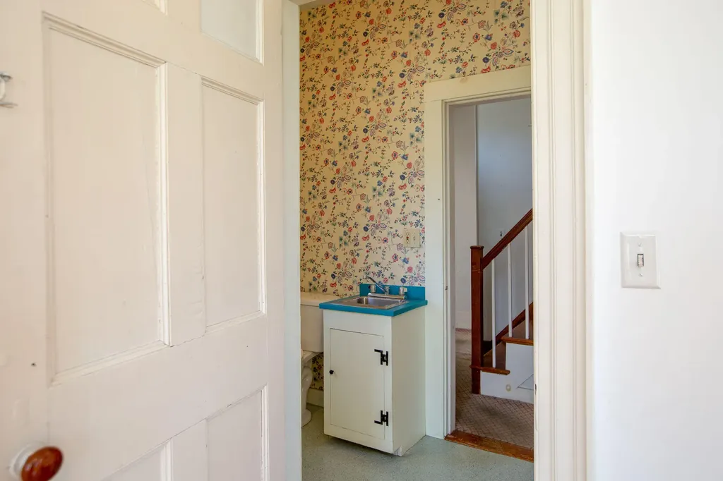 68 Federal Street Wiscasset ME 04578