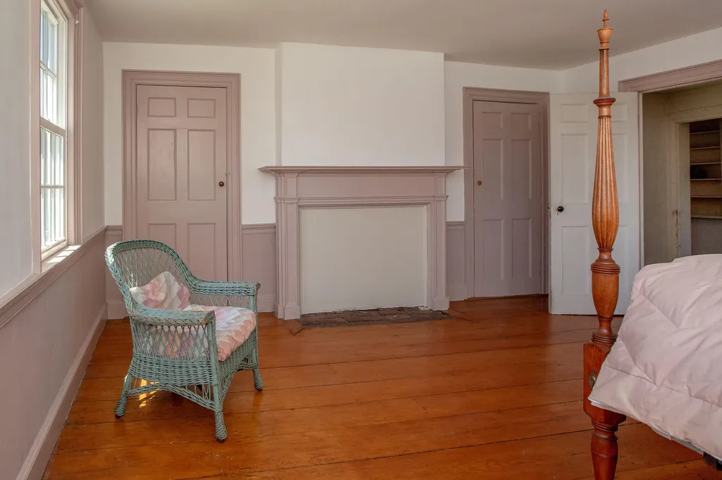 68 Federal Street Wiscasset ME 04578