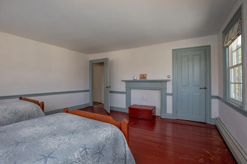 68 Federal Street Wiscasset ME 04578