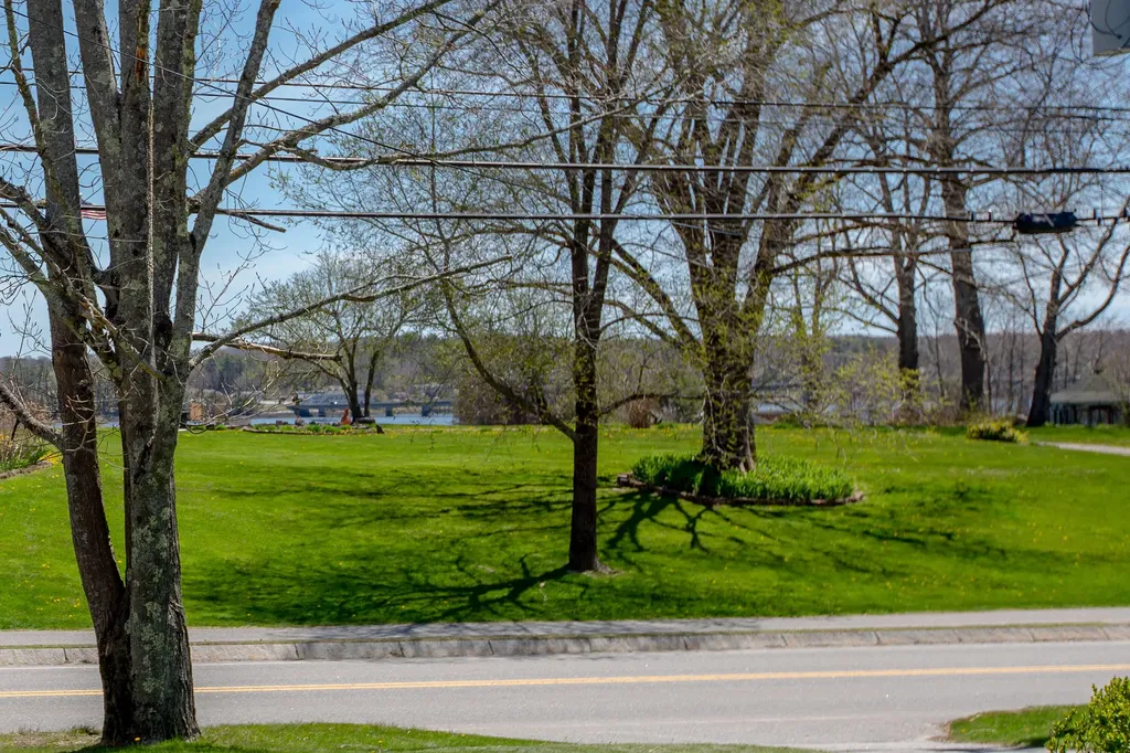 68 Federal Street Wiscasset ME 04578