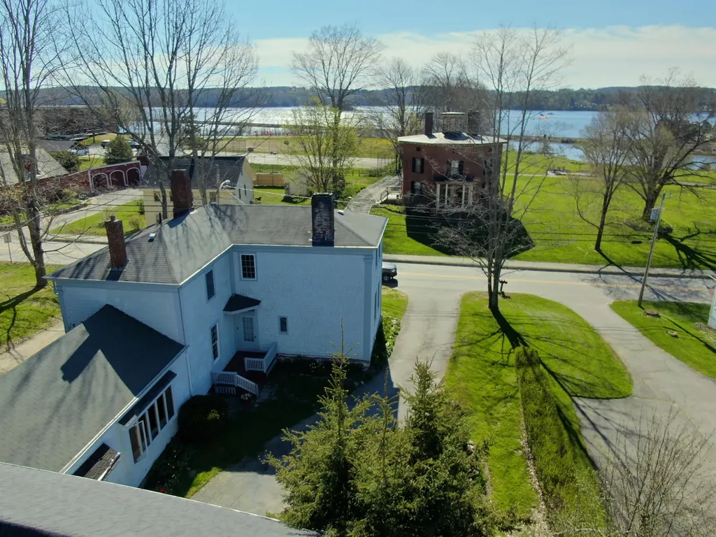 68 Federal Street Wiscasset ME 04578
