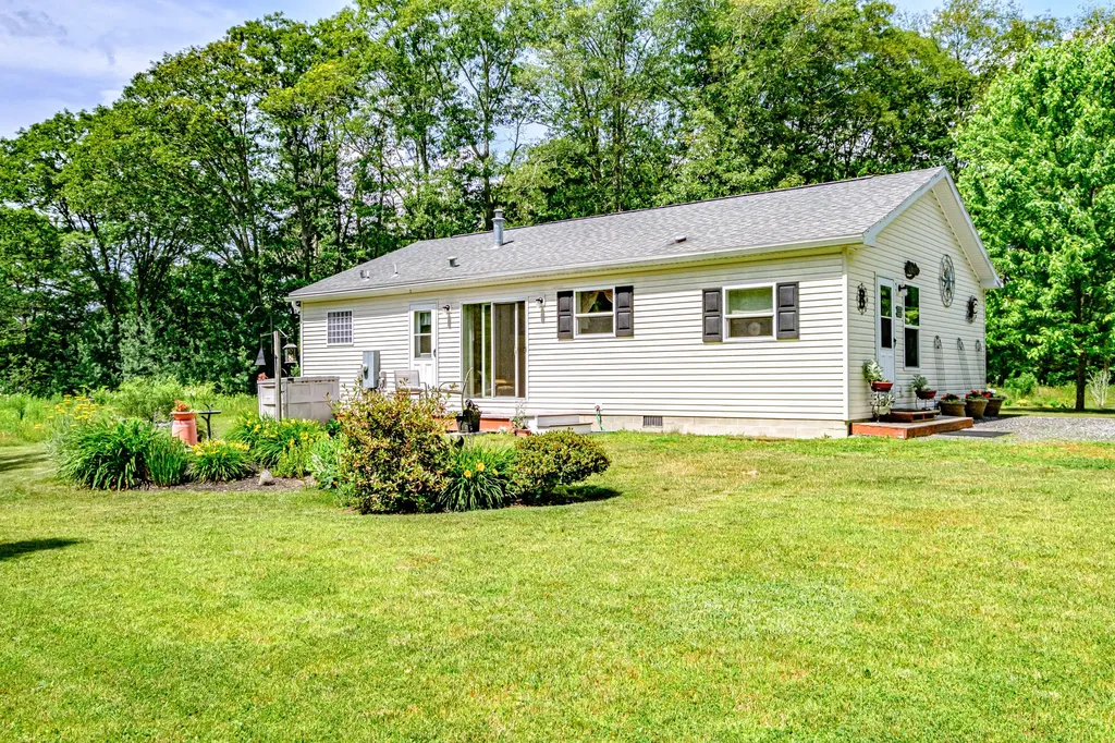 11 Knickerkane Road Boothbay ME 04537