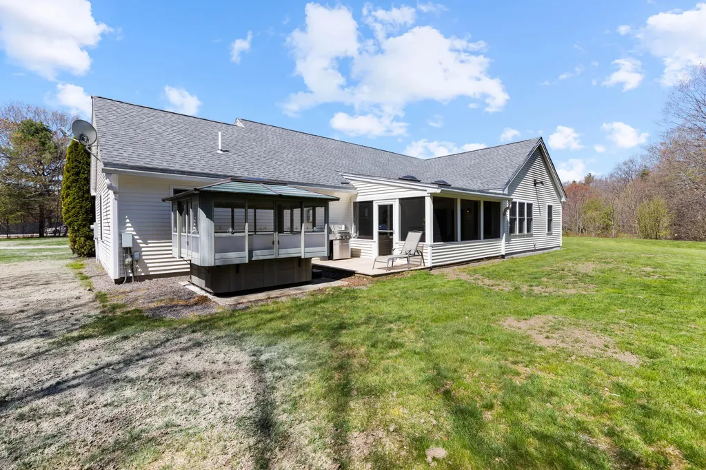 43 Two Rod Road Scarborough ME 04074
