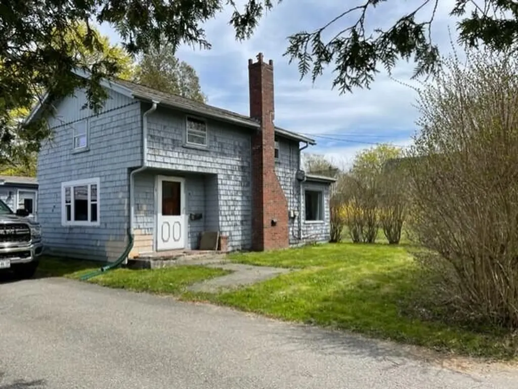 9 Luce Avenue Rockland ME 04841