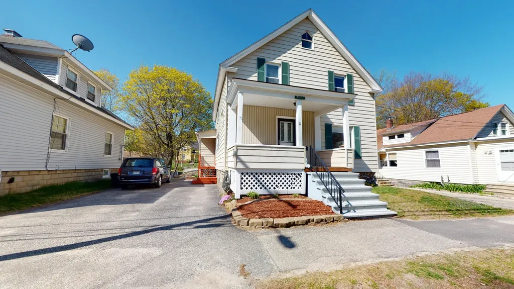 11 Harris Street Auburn ME 04210