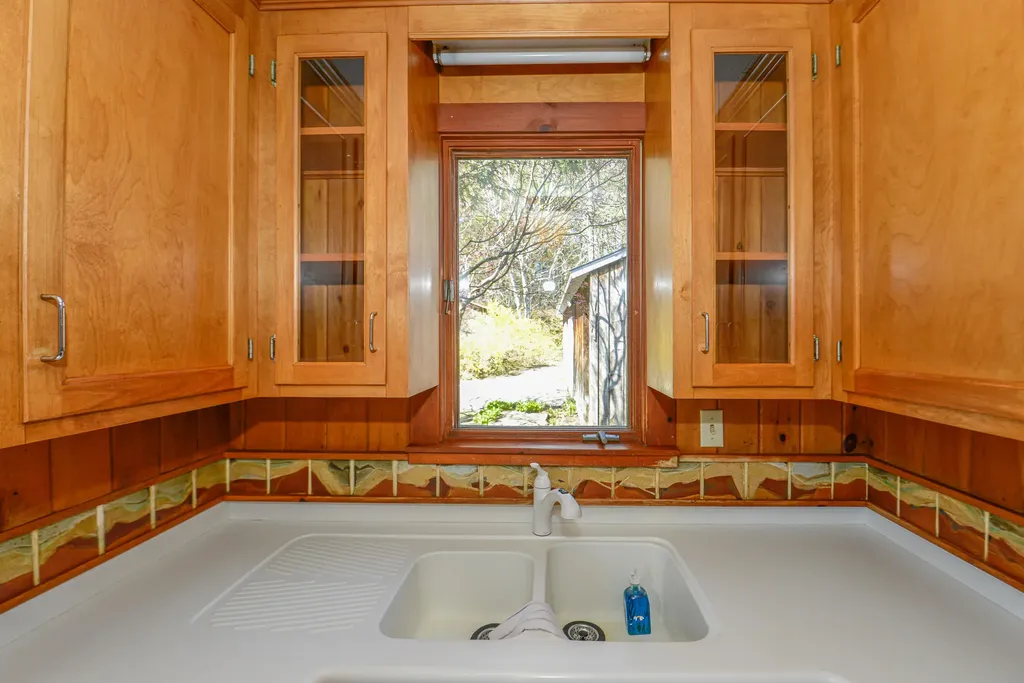 104 Dunn Road Norway ME 04268