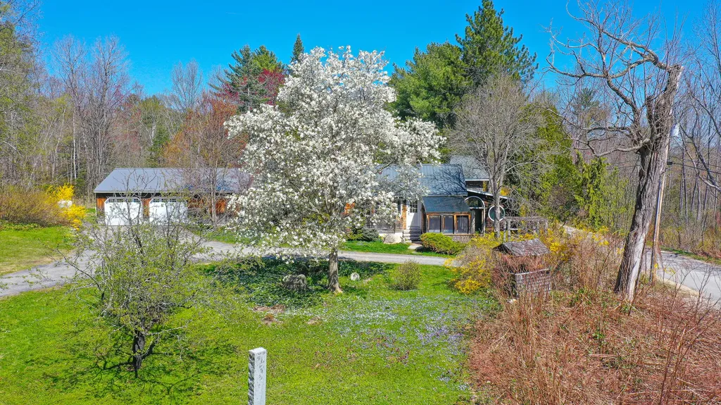 104 Dunn Road Norway ME 04268