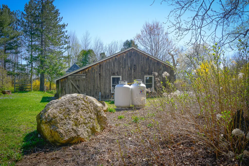 104 Dunn Road Norway ME 04268