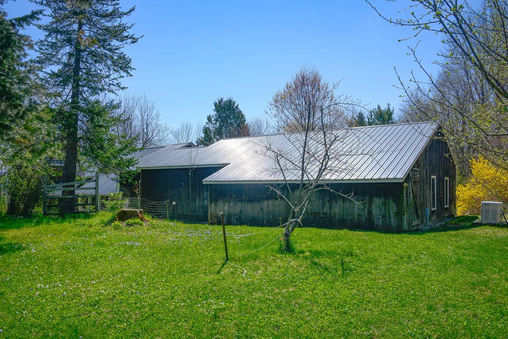 104 Dunn Road Norway ME 04268