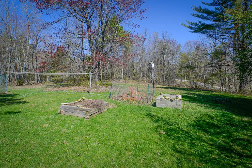 104 Dunn Road Norway ME 04268